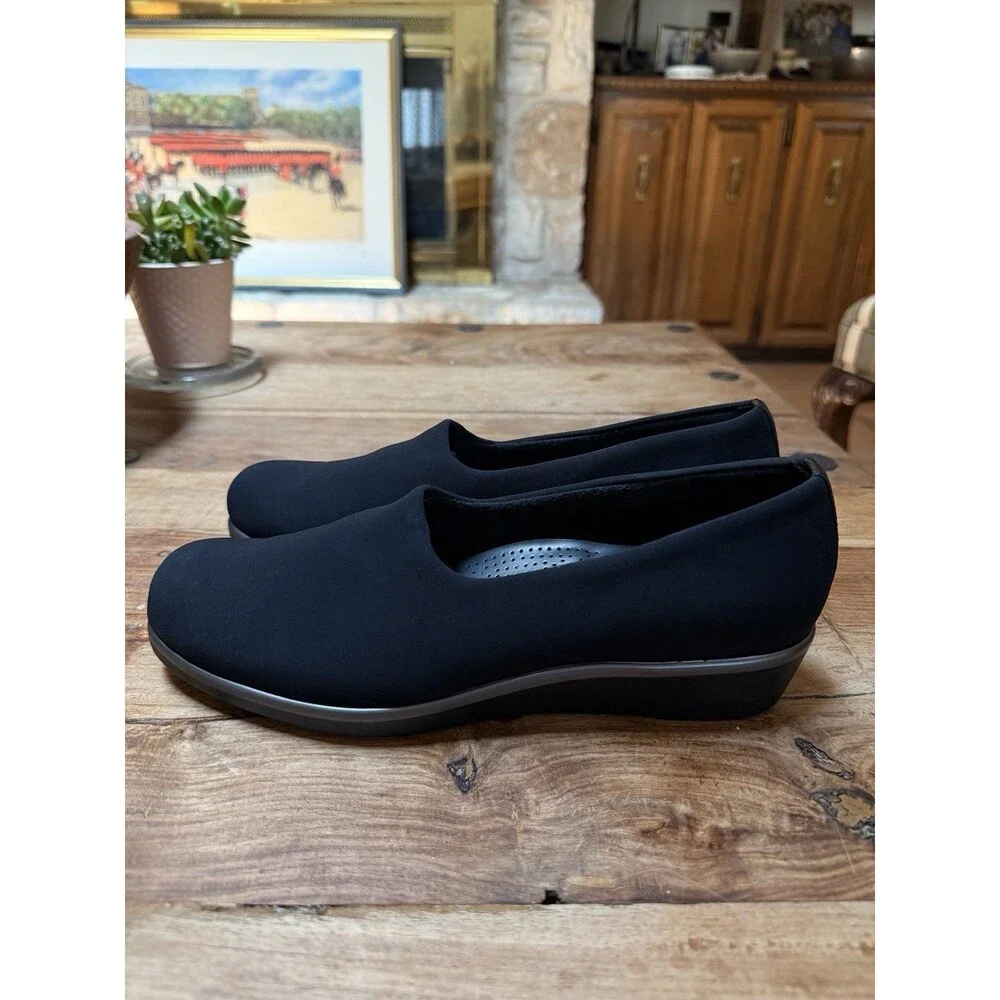 SAS Bliss Black Womens Sz 8.5 Slim Slip On Shoes Tripad Comfort Wedges Stretch